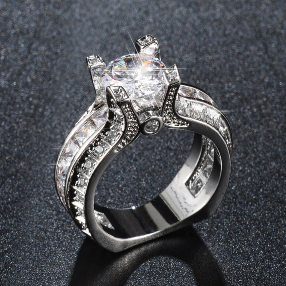 Jewelry - 925 Silver Wedding Rings Round Cut White sapphire